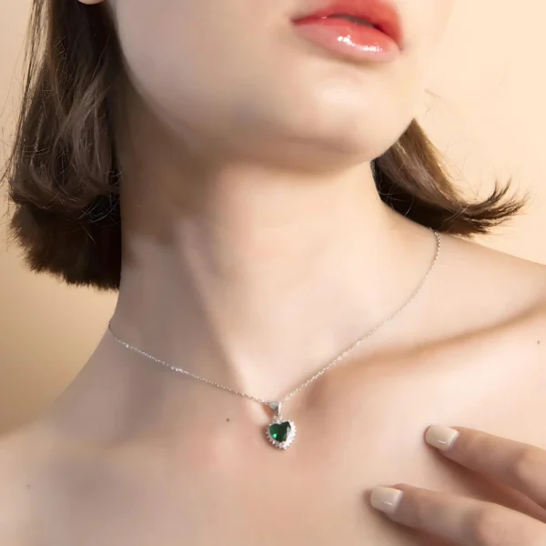 Vera Green Heart Silver Necklace - SERLA – Image 3